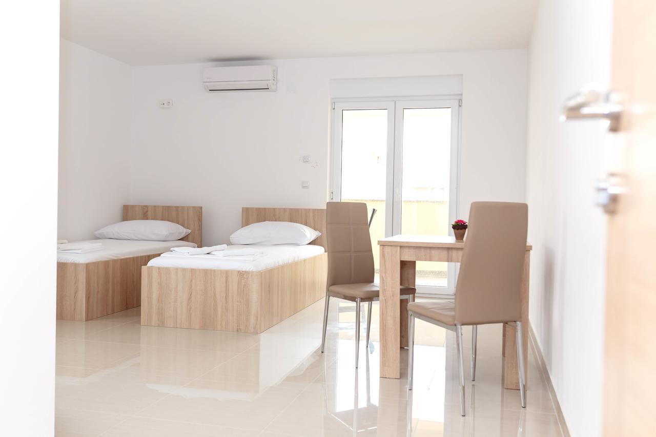 Summer Fun Apartments Novalja Exterior photo