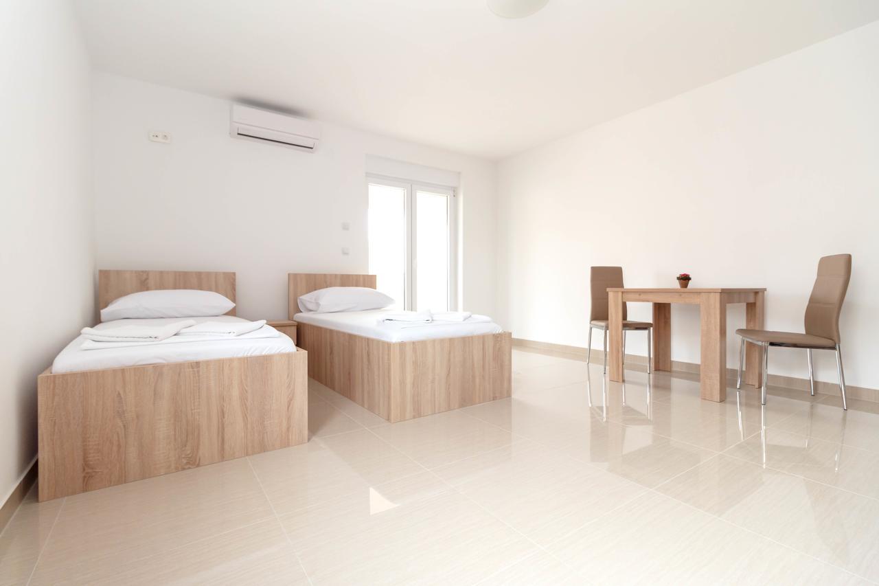 Summer Fun Apartments Novalja Exterior photo