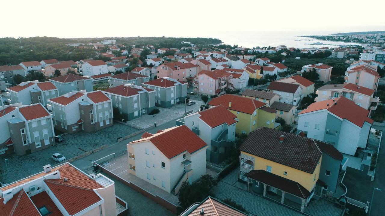 Summer Fun Apartments Novalja Exterior photo
